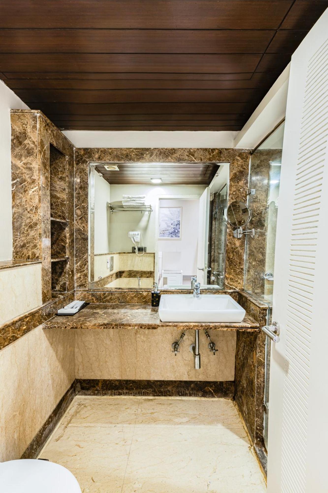 Skon Boutique By Orion Hotels นิวเดลี ภายนอก รูปภาพ